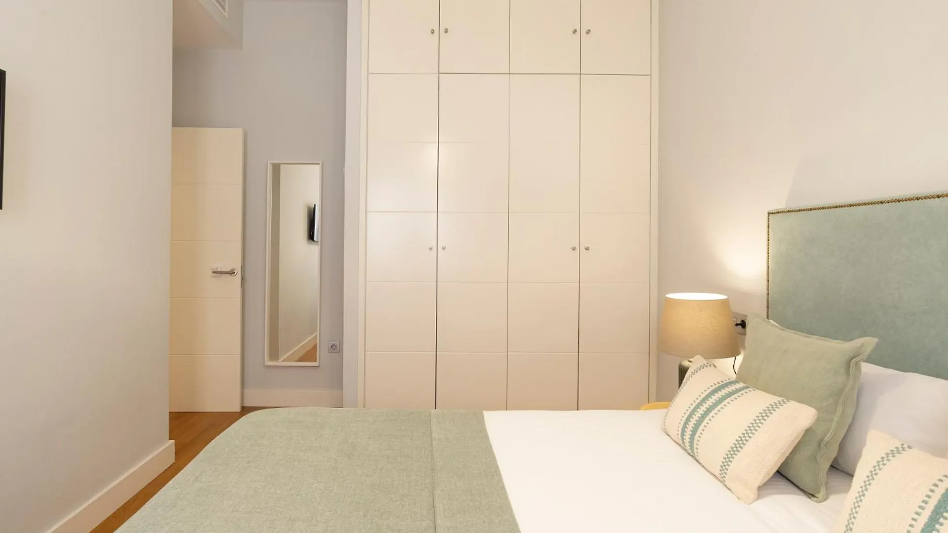 Souviron & Old Town By Ele Apartments Μάλαγα