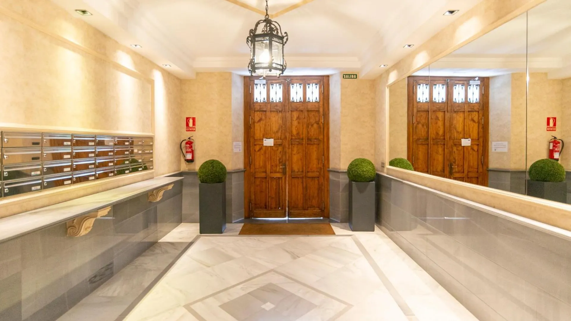 Souviron & Old Town By Ele Apartments Μάλαγα