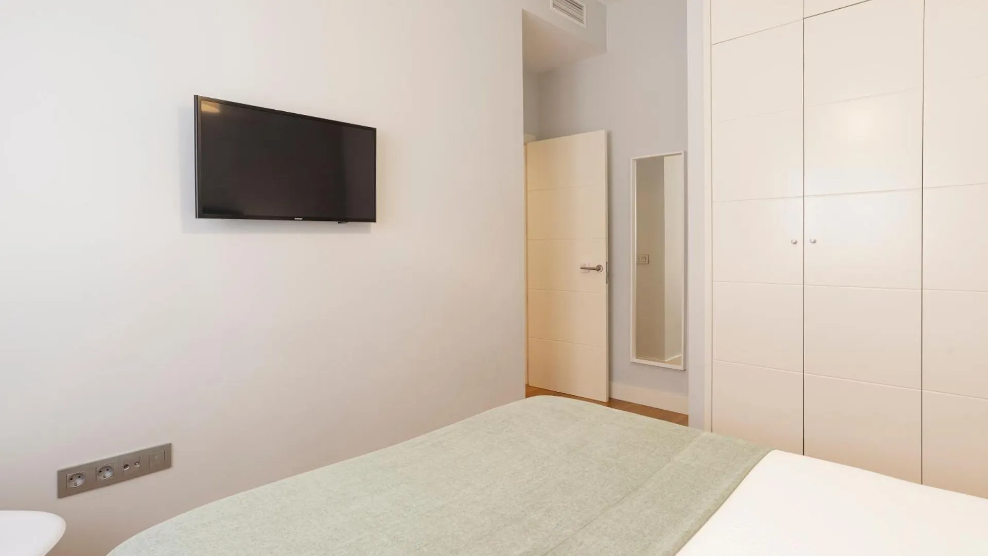 Souviron & Old Town By Ele Apartments Màlaga
